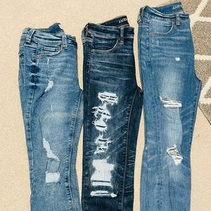 LIKE NEW High Waisted Jeans